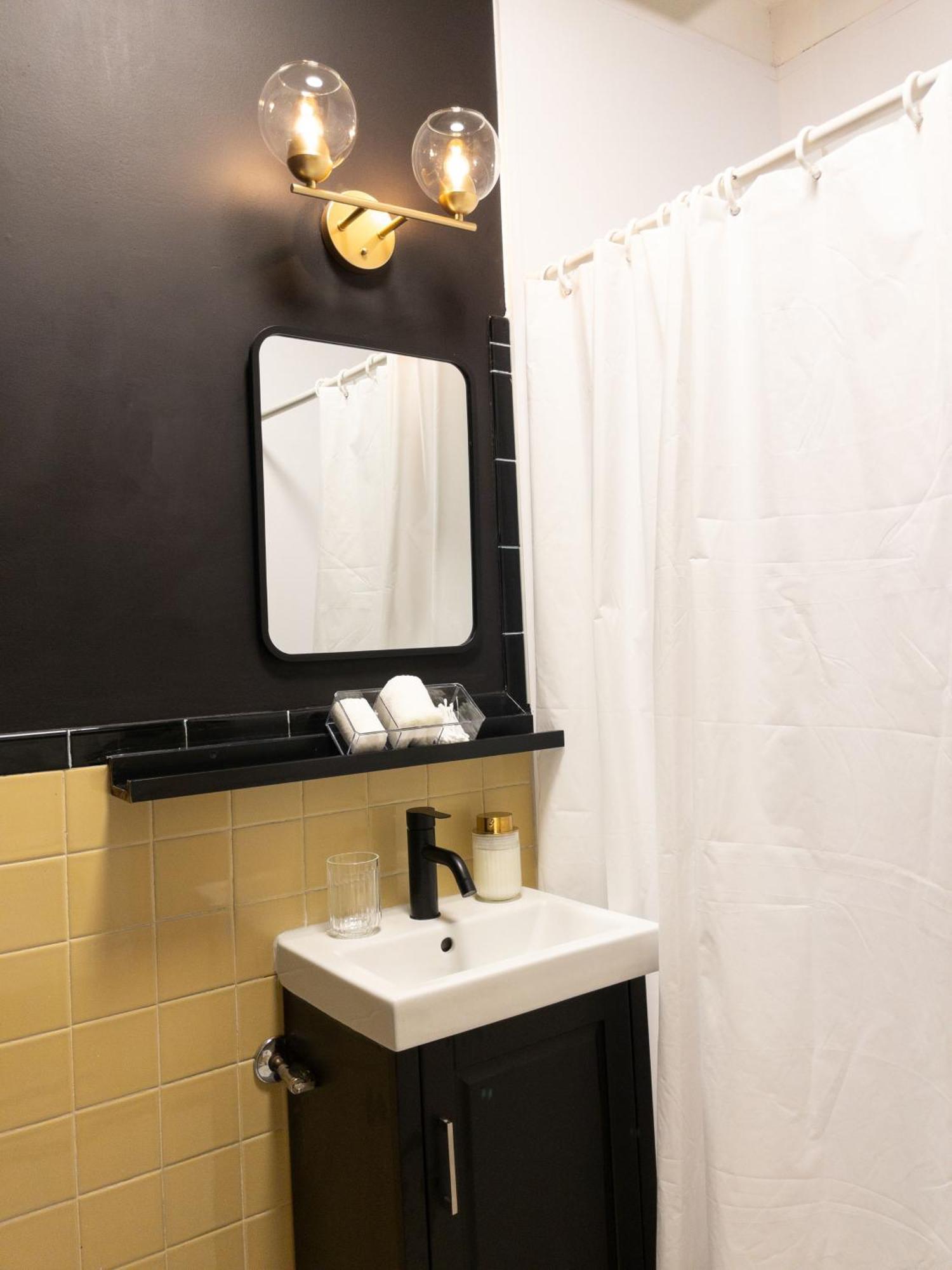 Willa Heart Of Mtr For Memorable Experience 7Minmetro 2 Backyard Fully Equipped Montreal Zewnętrze zdjęcie